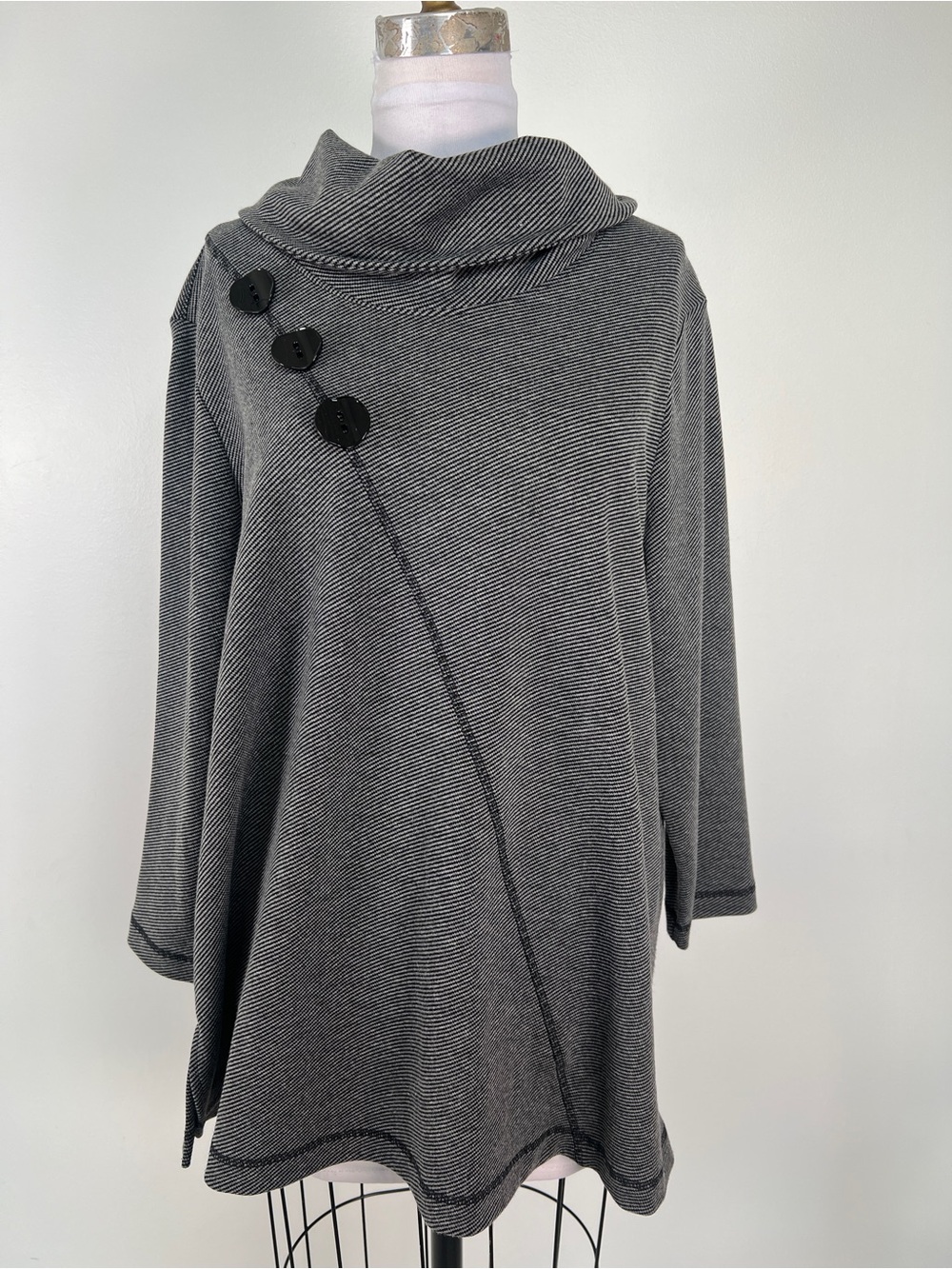 Ali Miles Large Gray Button-Accent Women's Sweater Tunic Top Like NEW!